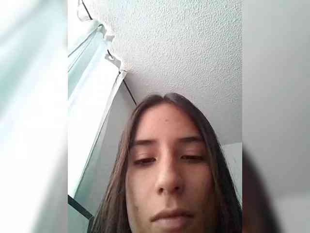 Dannali22 webcam