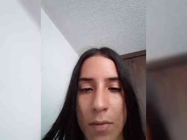 Dannali22 webcam