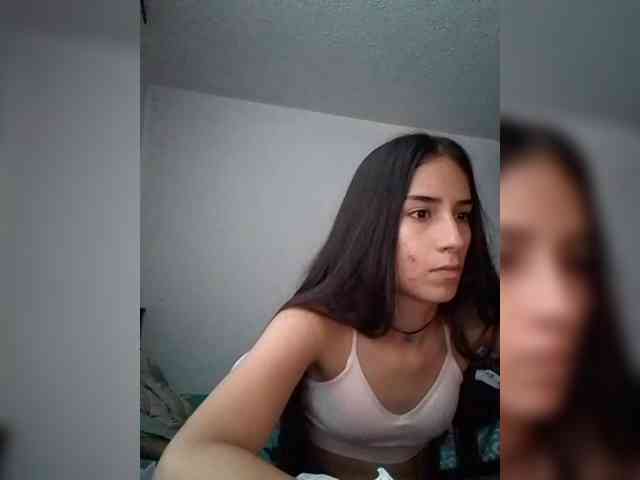 Dannali22 webcam