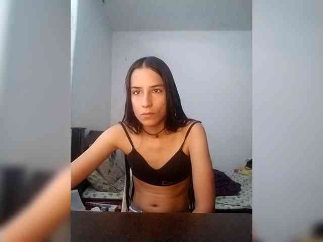 Dannali22 webcam