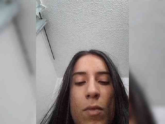 Dannali22 webcam