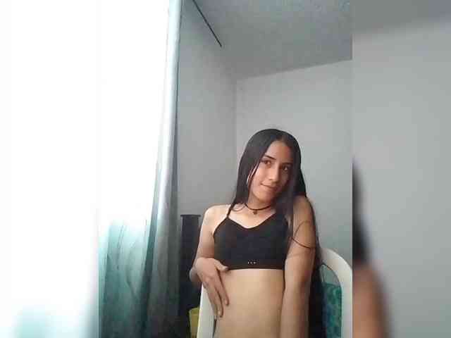 Dannali22 webcam