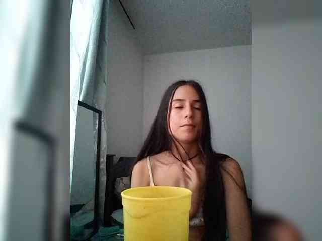 Dannali22 webcam