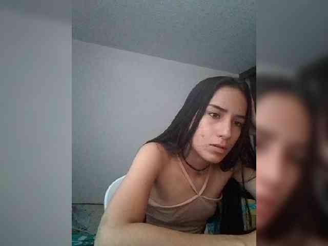 Dannali22 webcam