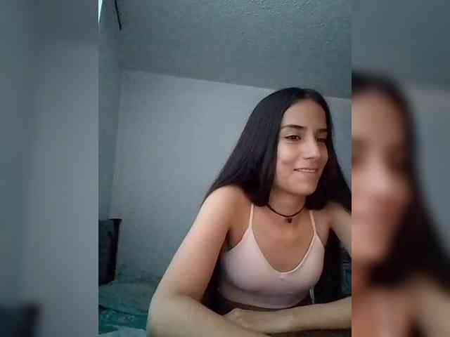 Dannali22 webcam