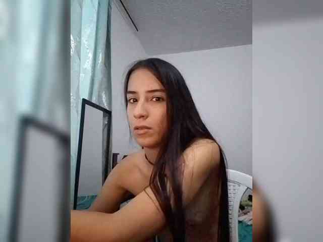 Dannali22 webcam