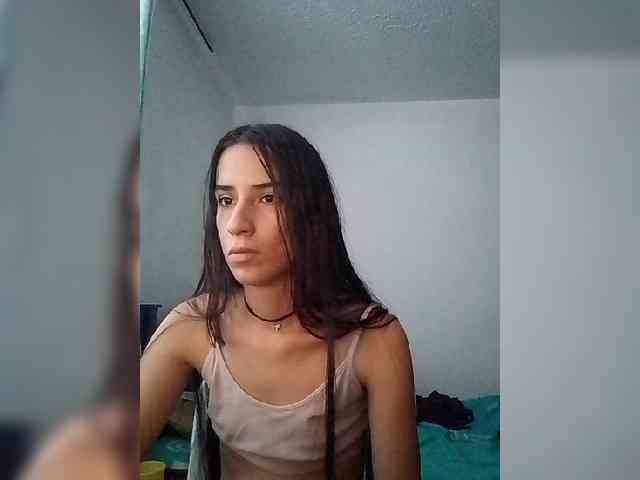 Dannali22 webcam