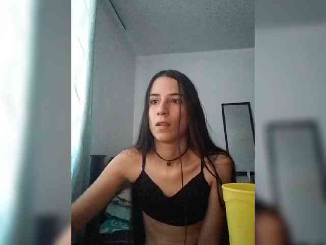 Dannali22 webcam
