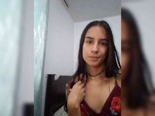 Dannali22 webcam
