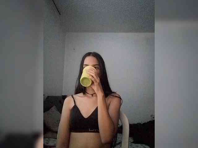 Dannali22 webcam