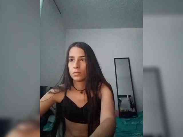 Dannali22 webcam