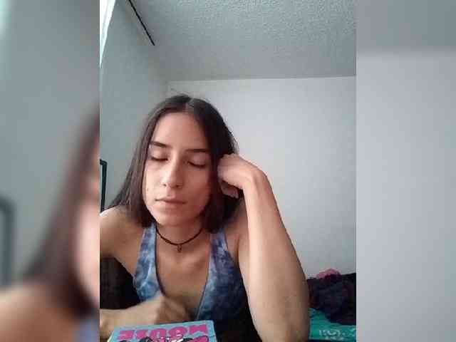 Dannali22 webcam