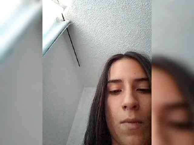 Dannali22 webcam
