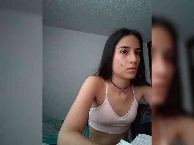 Dannali22 webcam