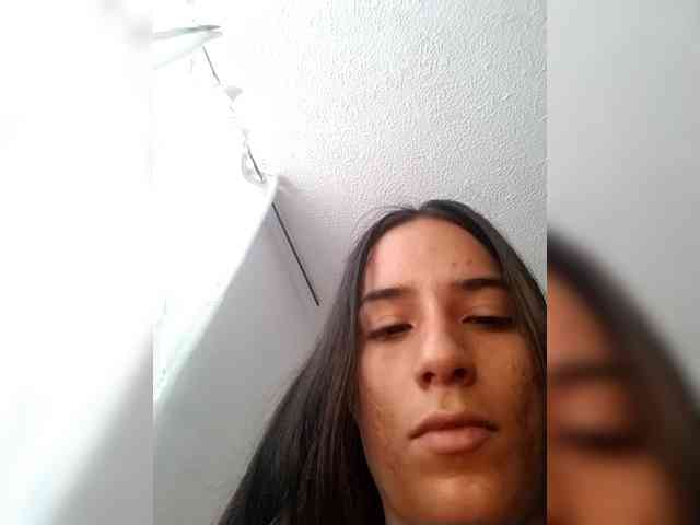 Dannali22 webcam