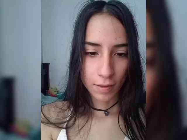 Dannali22 webcam