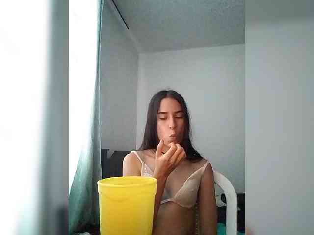 Dannali22 webcam