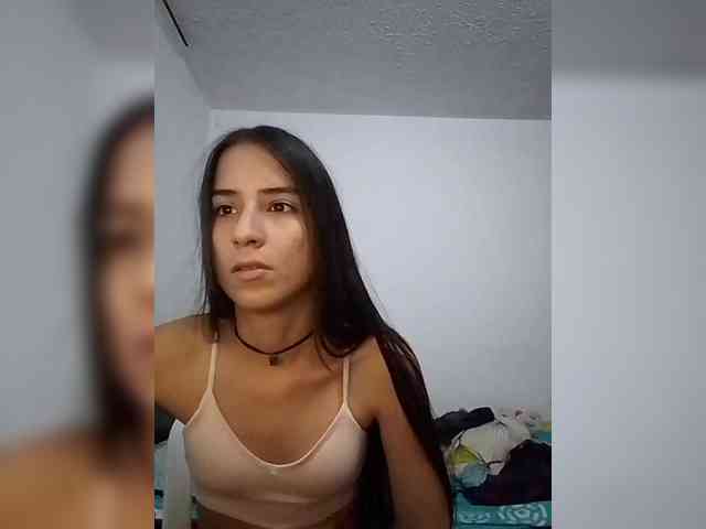 Dannali22 webcam