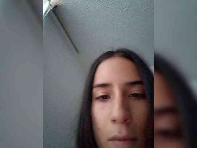 Dannali22 webcam