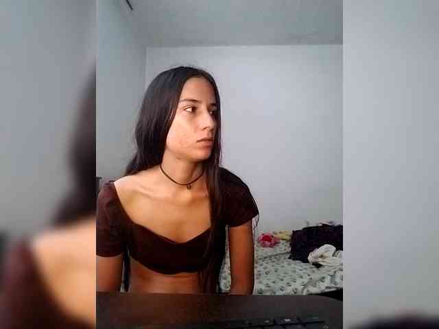 Dannali22 webcam