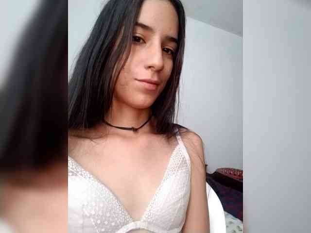 Dannali22 webcam