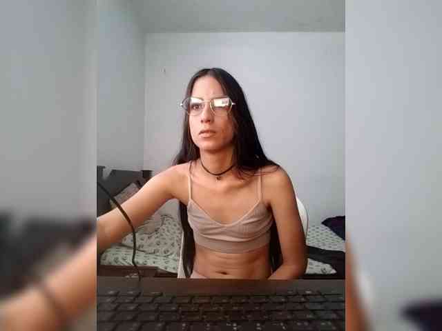 Dannali22 webcam
