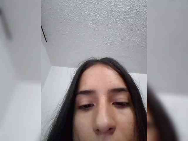Dannali22 webcam