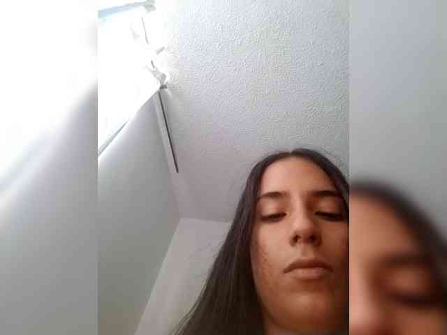 Dannali22 webcam