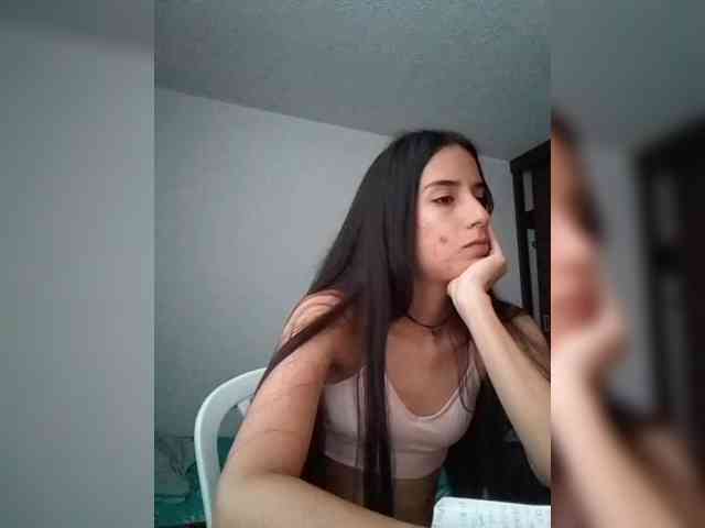 Dannali22 webcam