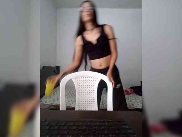 Dannali22 webcam