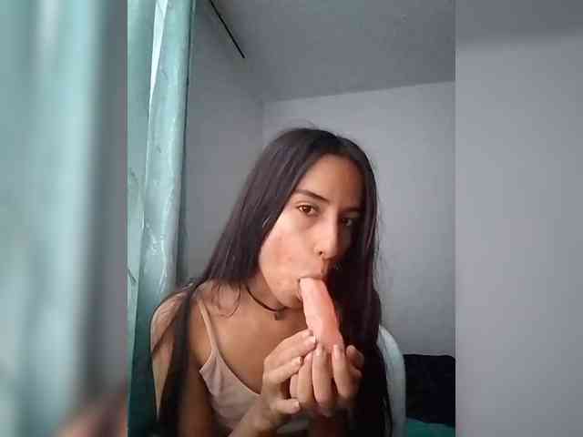 Dannali22 webcam