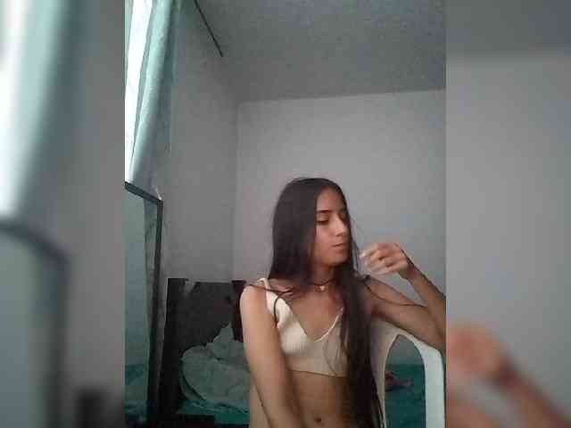 Dannali22 webcam