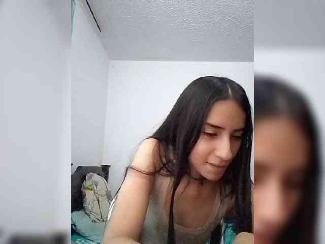 Dannali22 webcam