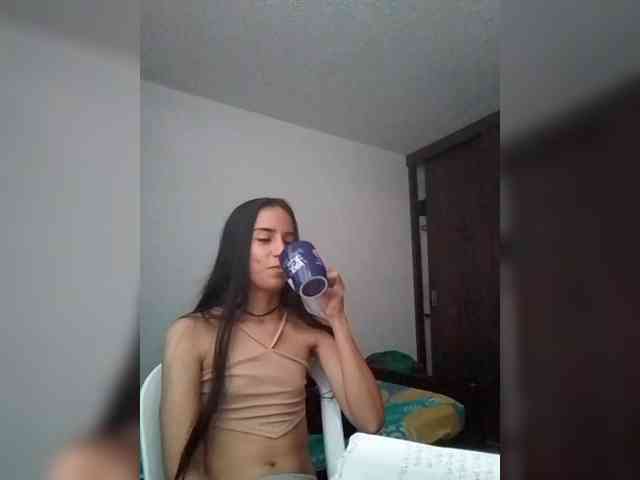 Dannali22 webcam