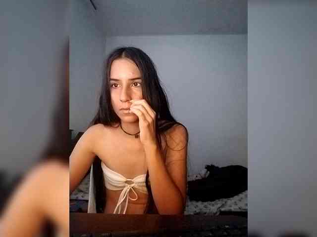Dannali22 webcam