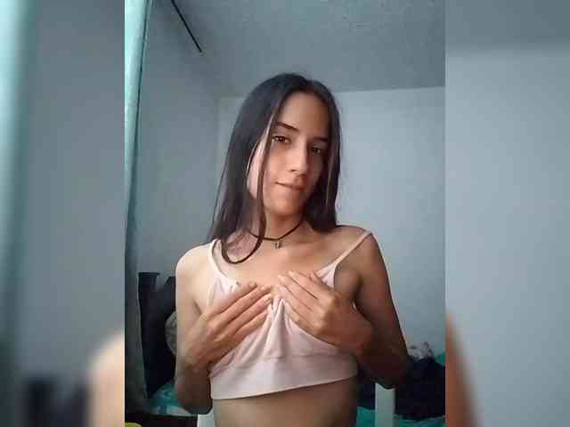 Dannali22 webcam