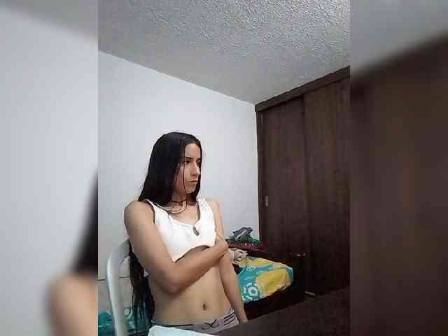 Dannali22 webcam