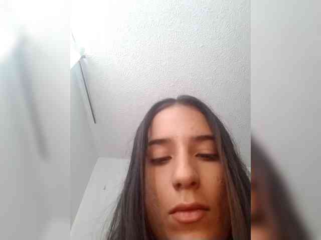 Dannali22 webcam
