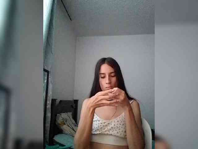 Dannali22 webcam