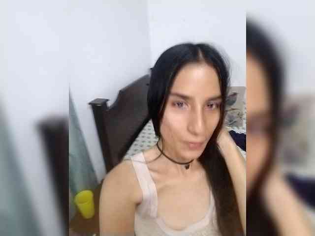 Dannali22 webcam
