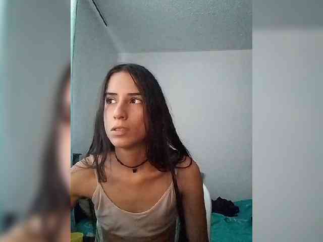 Dannali22 webcam