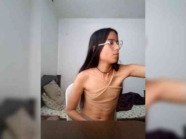 Dannali22 webcam