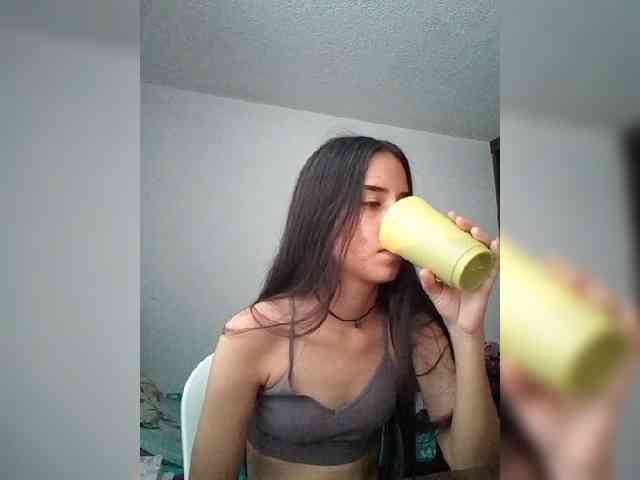 Dannali22 webcam