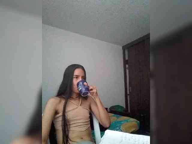 Dannali22 webcam