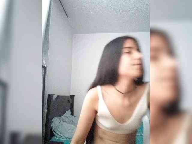 Dannali22 webcam