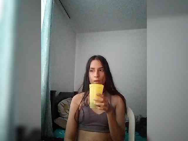 Dannali22 webcam