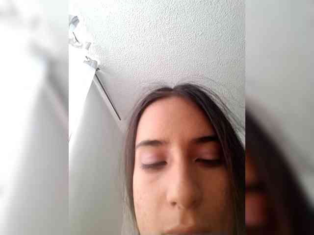 Dannali22 webcam