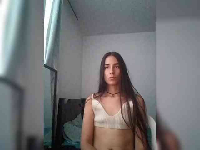 Dannali22 webcam