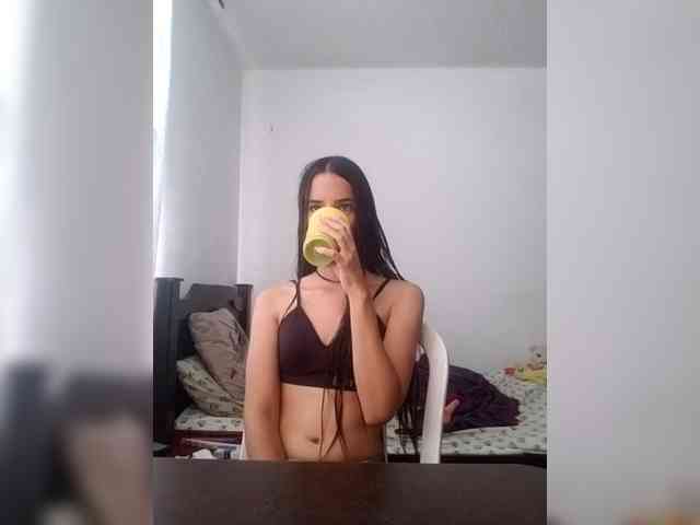 Dannali22 webcam