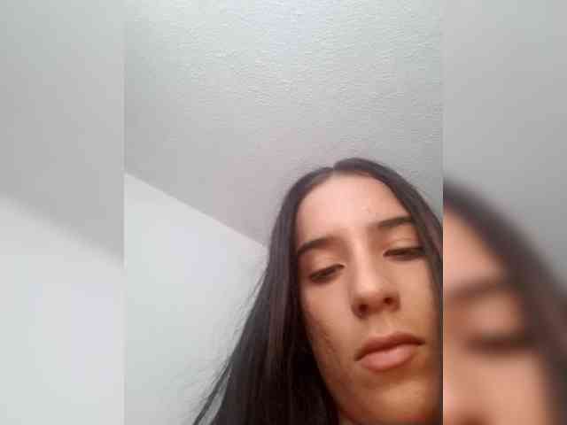 Dannali22 webcam